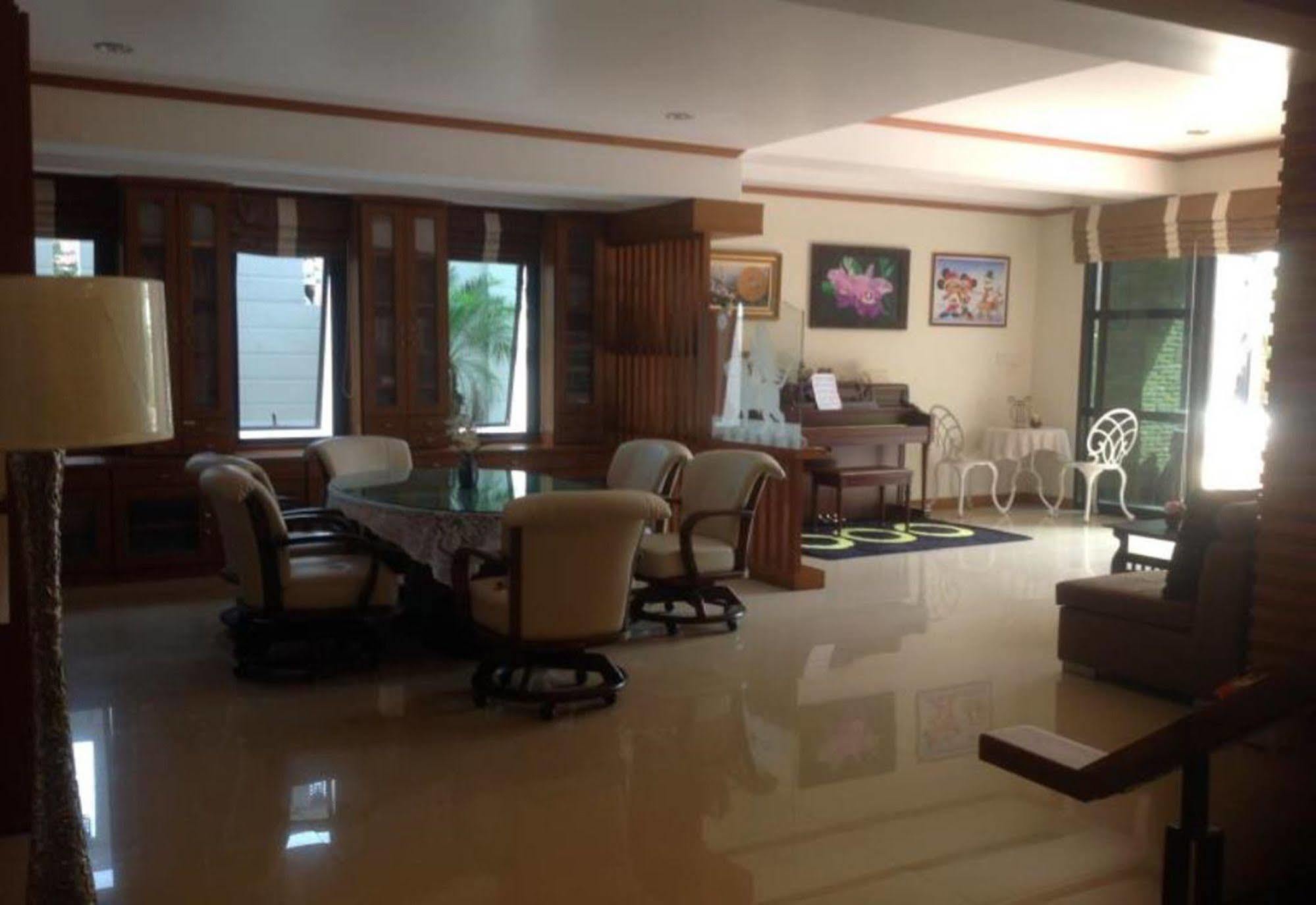 Ruankeaw Homestay Nai Harn Екстер'єр фото