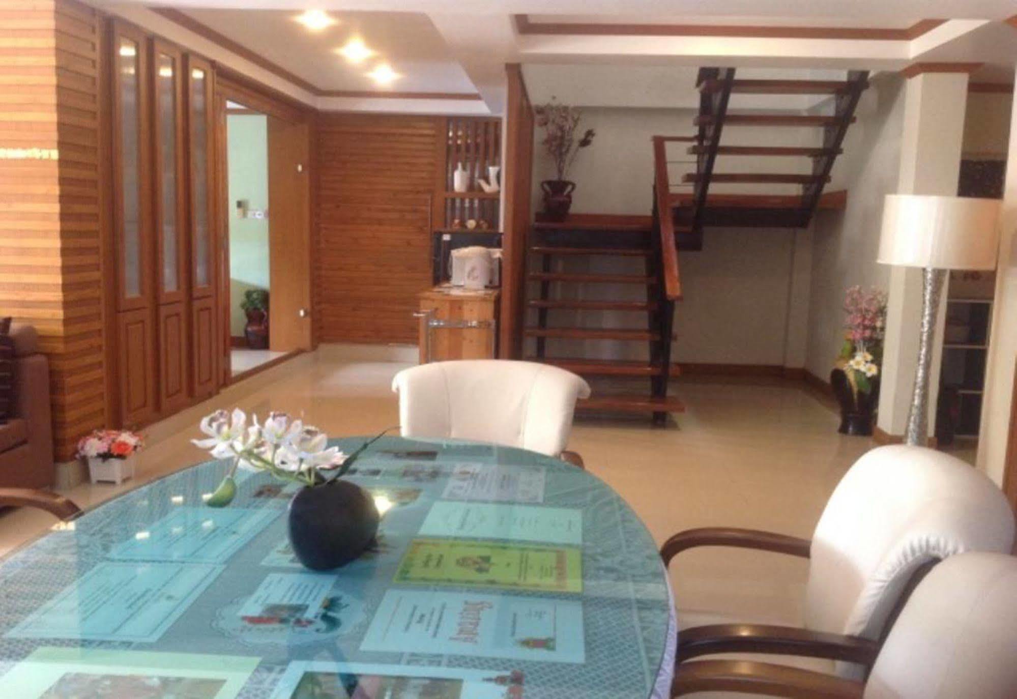 Ruankeaw Homestay Nai Harn Екстер'єр фото