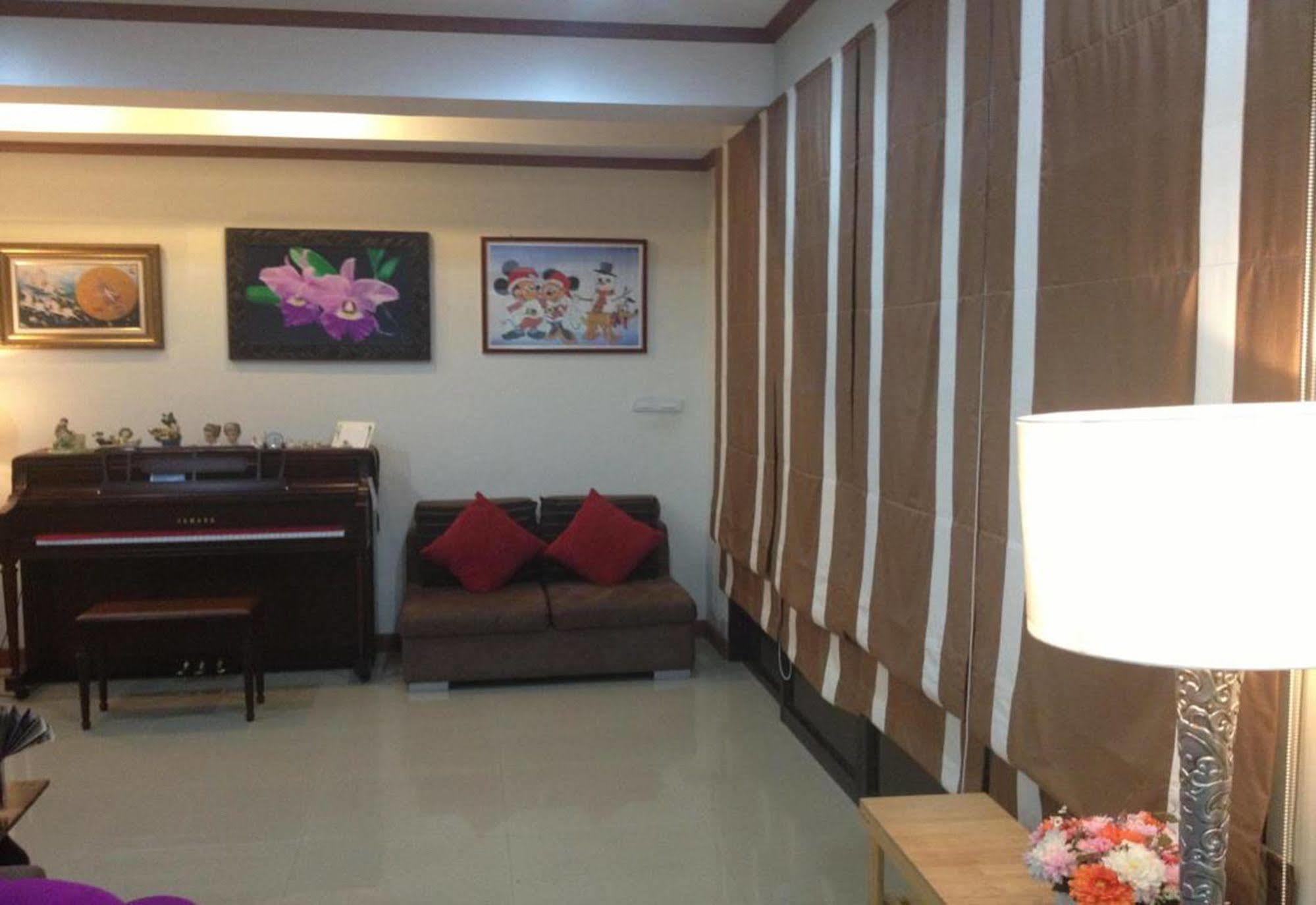 Ruankeaw Homestay Nai Harn Екстер'єр фото