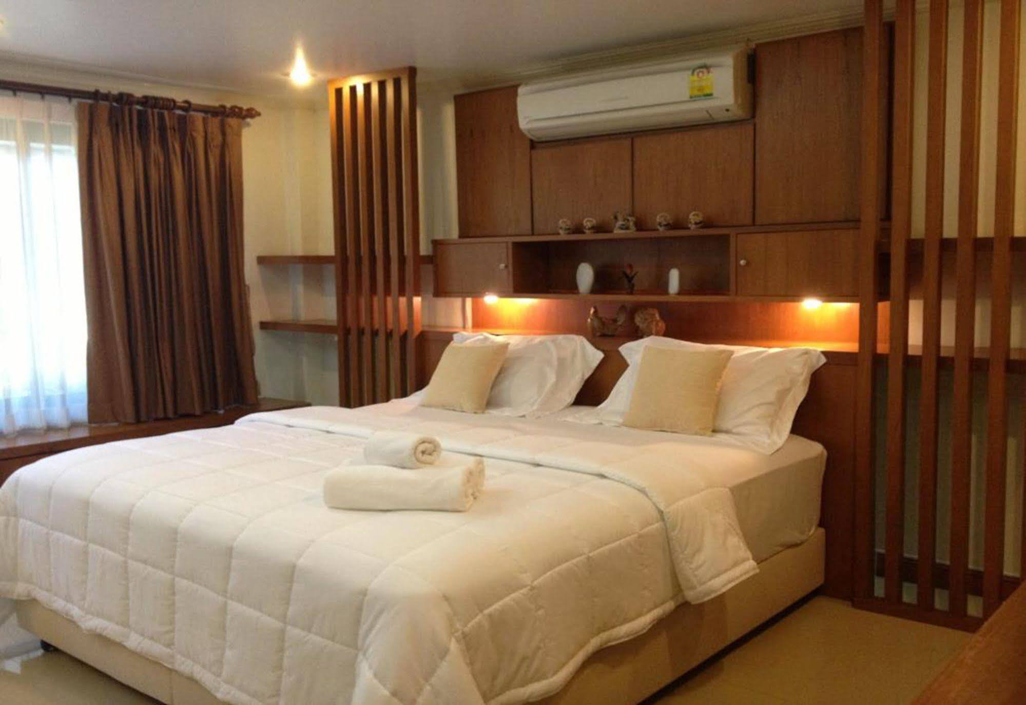 Ruankeaw Homestay Nai Harn Екстер'єр фото