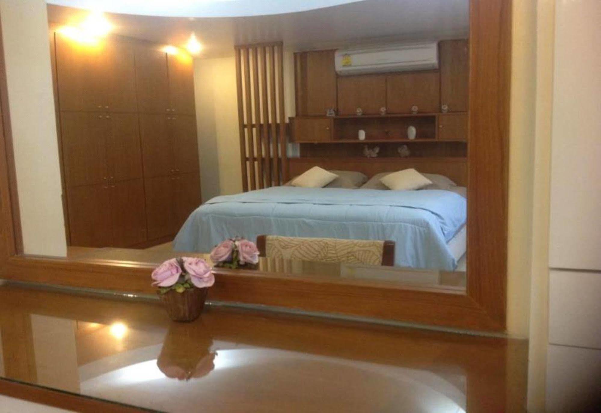 Ruankeaw Homestay Nai Harn Екстер'єр фото